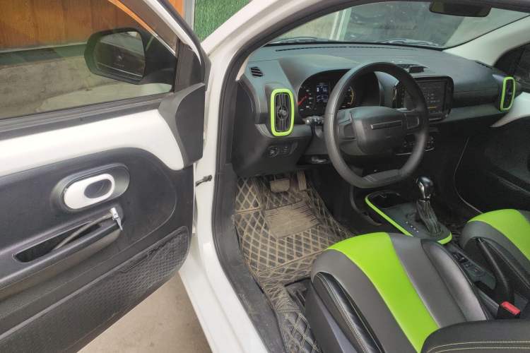 Used Roewe Clever 2021 302 km New Four-Seater Super-Efficient Version