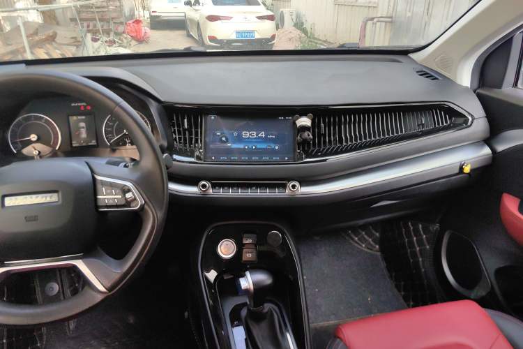 Used Haval H2s 2018 1.5T Dual-Clutch Fashion Edition
