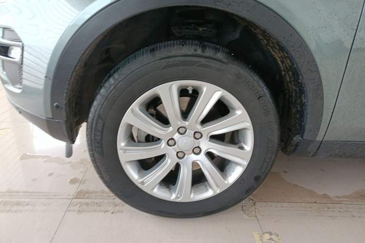 Used Land Rover Discovery Sport 2019 240 PS SE Version China VI Standard
