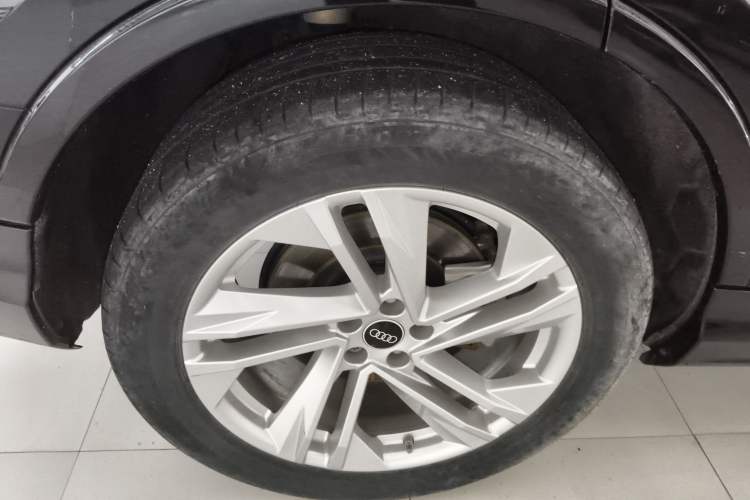 Used Audi Q7 2021 45 TFSI quattro S line Sport model