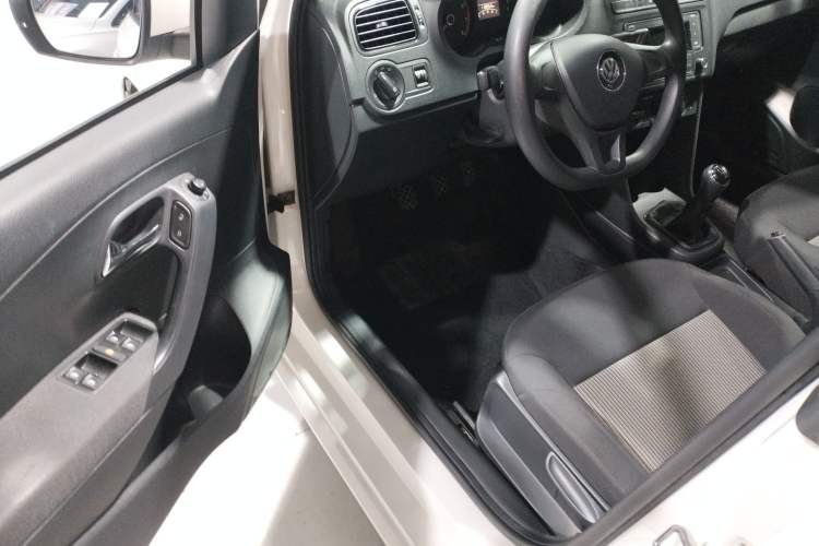 Used Volkswagen Polo 2016 1.4L Manual Fashion Model