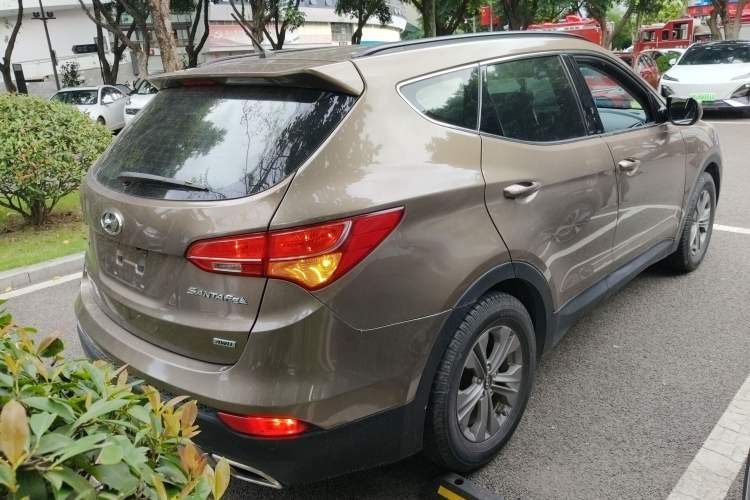 Used Hyundai Santa Fe 2013 2.4L Automatic 4x4 Comfort Edition
