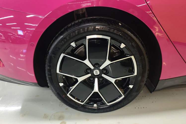 Used  SU7 2024 Rear-Drive Ultra-Long Range Advanced Pro-Level Intelligent Driving Version
