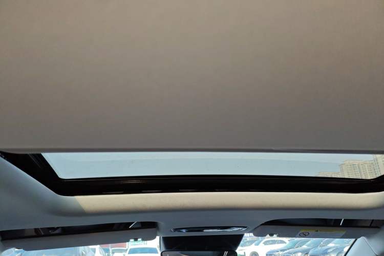 Used  L6 2025 EM-i 140km Starship Edition
