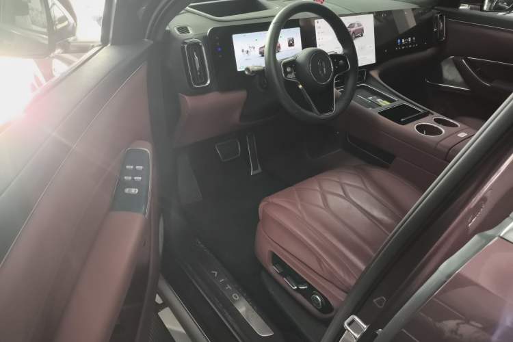 Used Hima AITO M8 2025 Extended-Range Ultra Version 53.4 kWh 5-Seater Edition