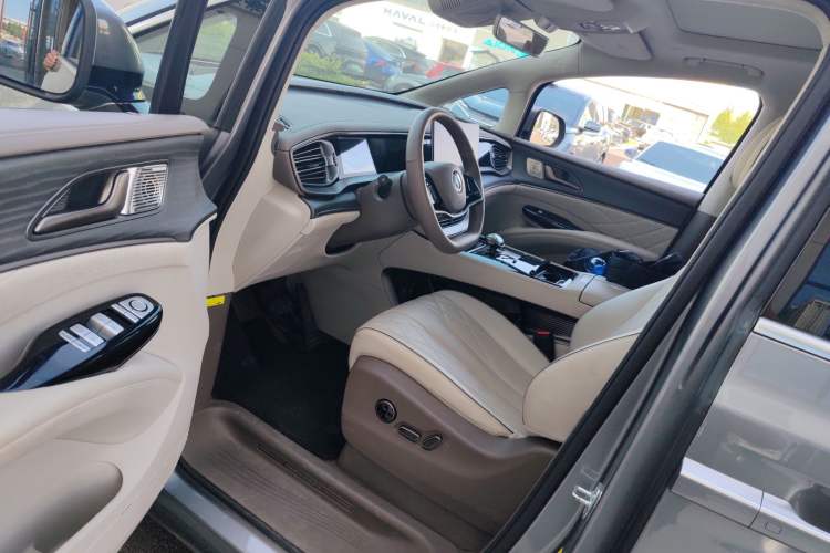 Used Denza D9 2022 DM-i 970 Four-Wheel Drive Flagship Model
