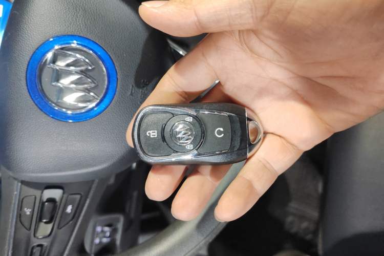 Used Buick Velite 6 2023 430km Range Commuter Version
