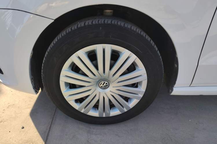 Used Volkswagen Polo 2016 1.6L Automatic Comfort Model
