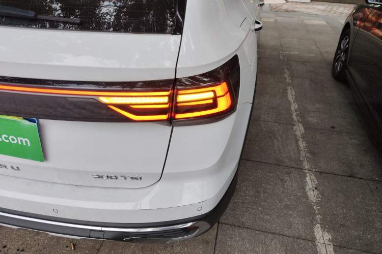 Used Volkswagen Tharu 2023 300TSI Two-Wheel-Drive Full Moon Edition
