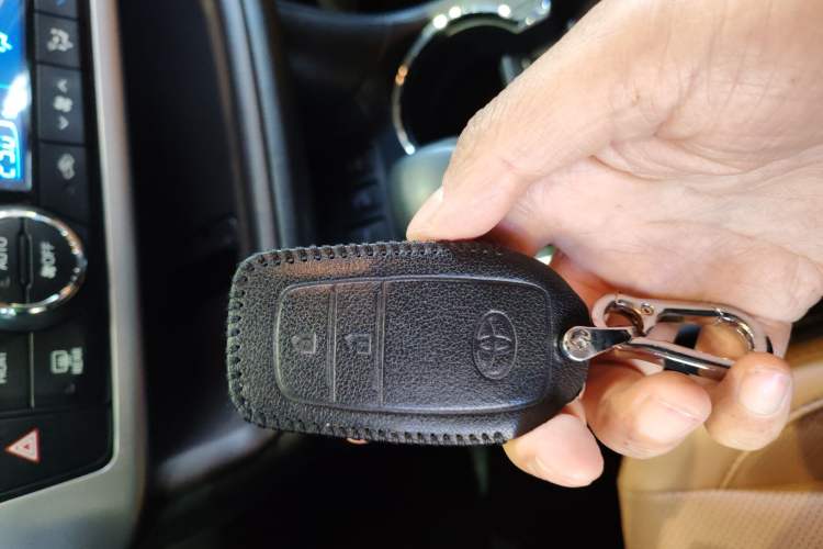 Used Toyota Highlander 2018 2.0T Four-Wheel Drive Knight Edition 7 Seats China VI Standard
