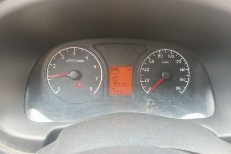 Used Venucia R30 2014 1.2L Manual Luxury Edition
