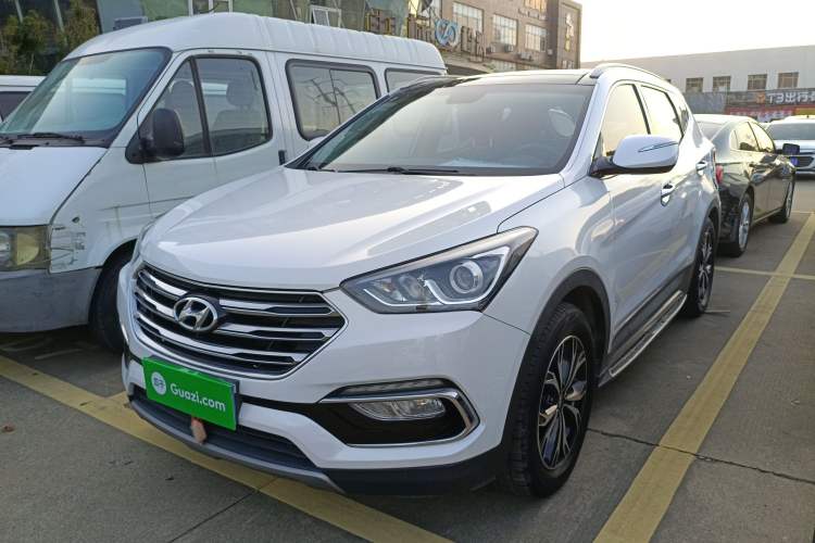 Used Hyundai Santa Fe 2017 2.0T Automatic Two-Wheel Drive Smart Version 7 Seats