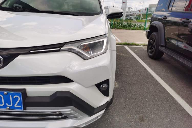 Used Toyota RAV4 2018 2.0L CVT Two-Wheel Drive Fashion X Edition
