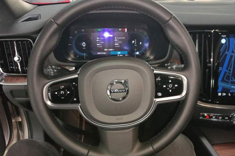 Used Volvo S60 2025 B4 Zhiyuan Luxury Edition
