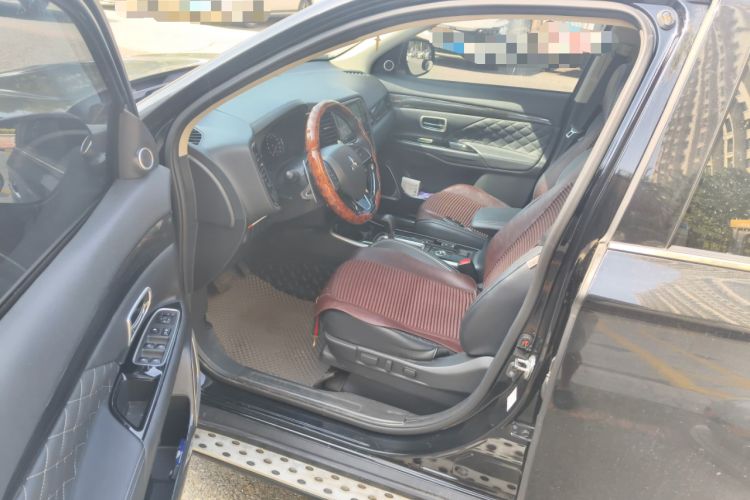 Used Mitsubishi Outlander 2020 2.4L 4x4 Zhi Xiang Edition 5 Seats
