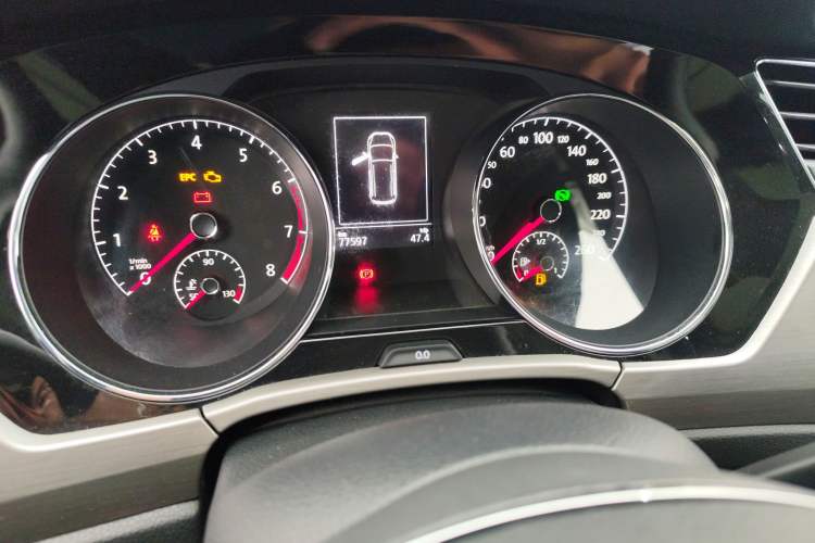 Used Volkswagen Touran 2018 Volkswagen Touran L 280TSI DSG Comfort Edition 7 Seats China VI Standard
