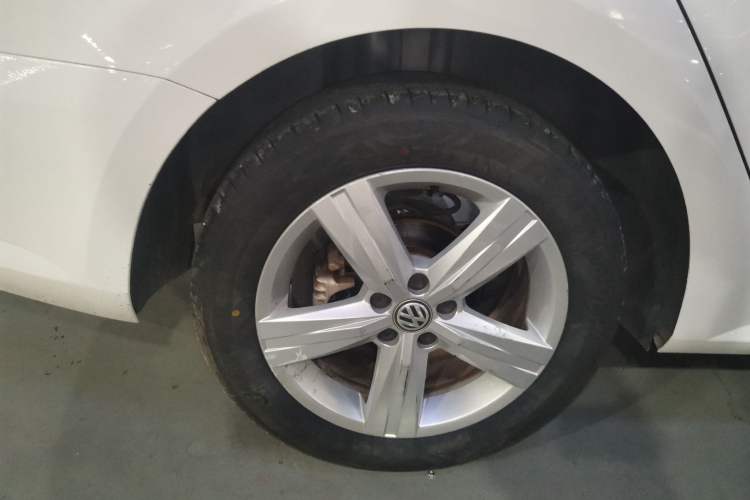 Used Volkswagen Lavida 2017 1.6L Automatic Fashion Edition
