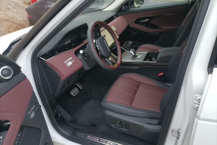 Used Land Rover Range Rover Evoque 2024 Aurora L 249 PS Prestige Light-Chasing Edition