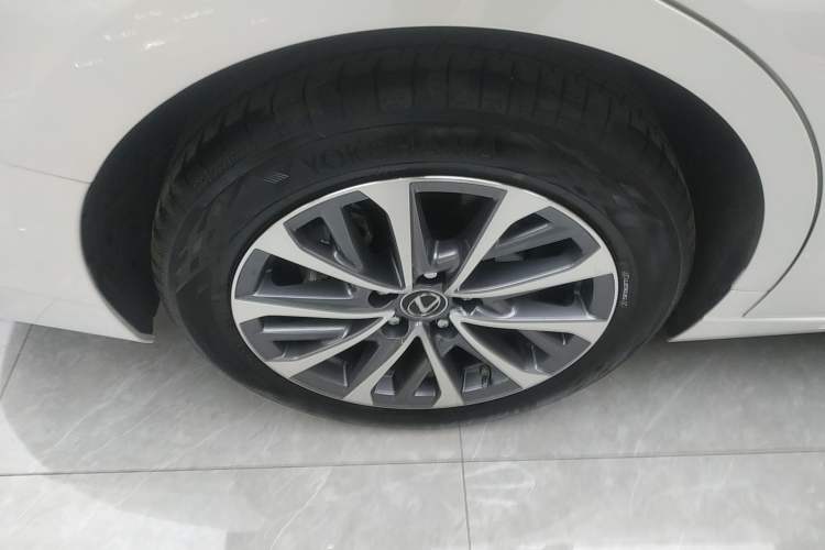 Used Lexus ES 2022 200 Excellence Edition
