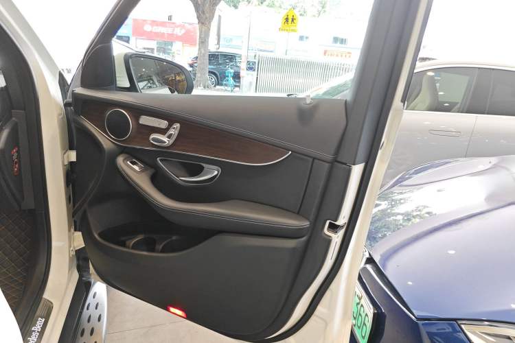 Used Mercedes-Benz GLC 2022 GLC 260 L 4MATIC Luxury Model
