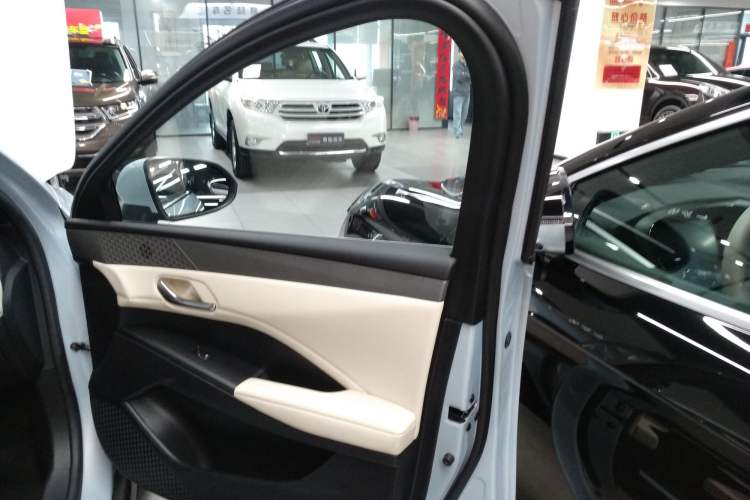 Used BYD Qin PLUS 2025 DM-i Smart Drive 55KM Beyond Model
