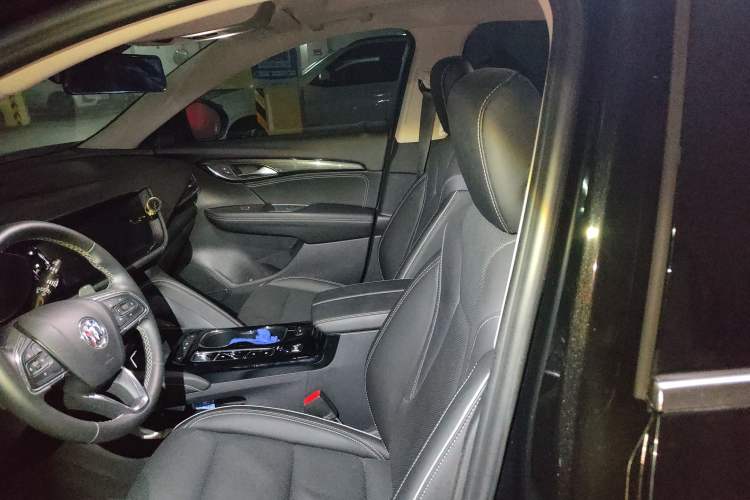 Used Buick Envision 2022 Encore S 552T Two-Wheel-Drive Luxury Model
