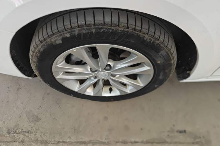 Used Buick Verano 2019 Sedan 20T Dual-Clutch Luxury Model