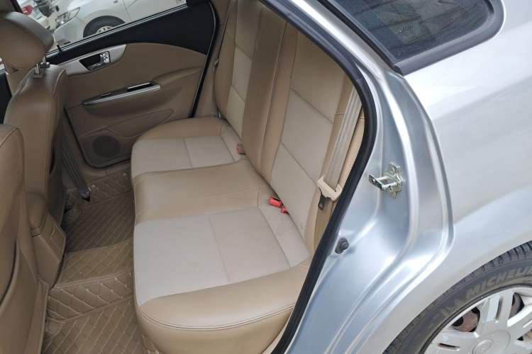 Used Buick Excelle 2013 1.5L Automatic Classic Model
