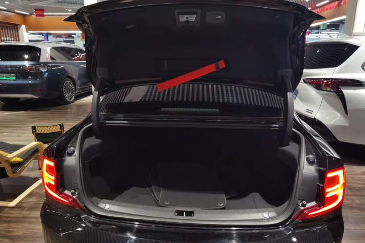 Used Volvo S90 2018 T5 Zhiyuan Edition
