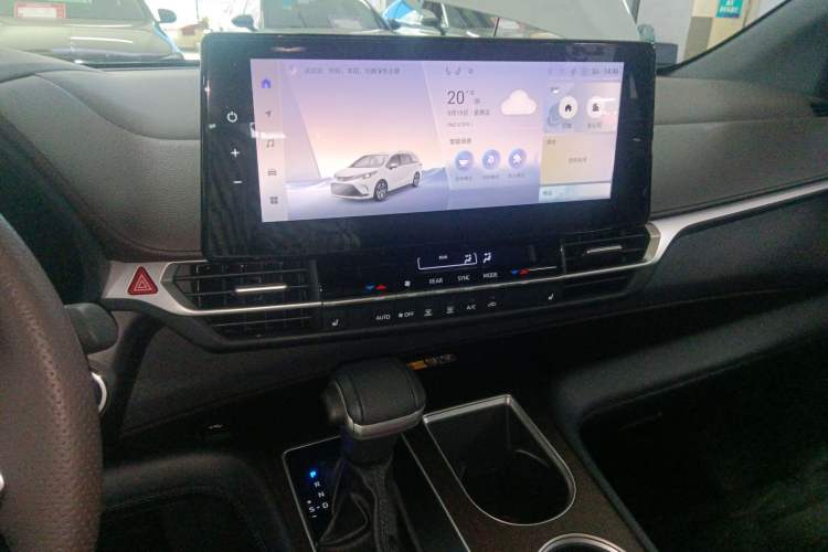 Used Toyota Granvia 2024 2.5L Hybrid Prestige PLUS Four-Wheel Drive Version
