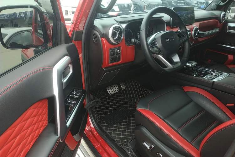 Used  BJ40 2023 2.0T Automatic Four-Wheel Drive Urban Hunter Edition Chivalrous Type
