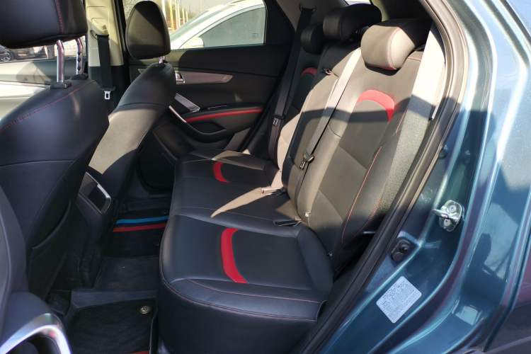 Used Changan CS55 2018 1.5T Manual Colorful Model China V Standard