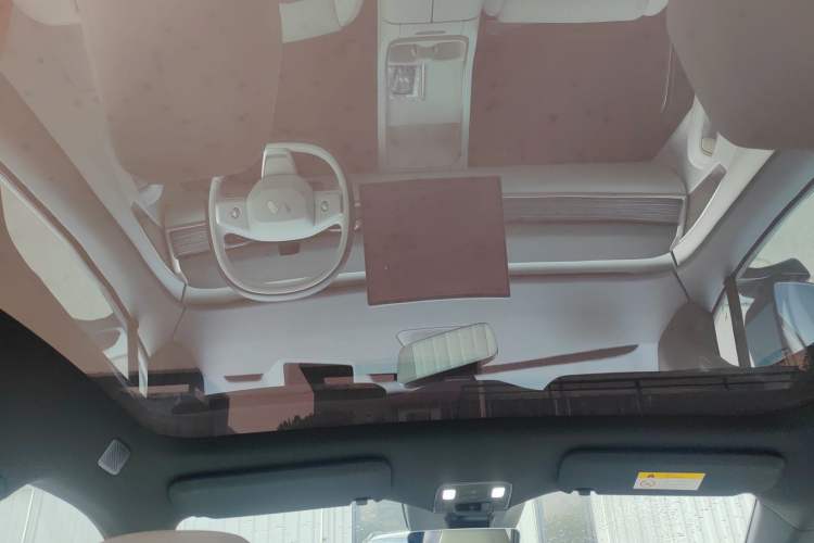 Used ONVO L60 2024 60 kWh All-Wheel Drive