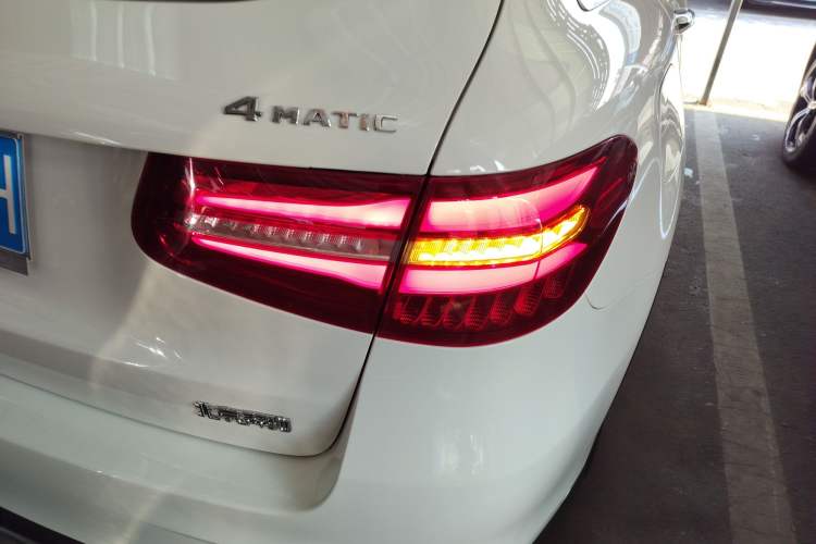 Used Mercedes-Benz GLC 2017 GLC 260 4MATIC Luxury Model
