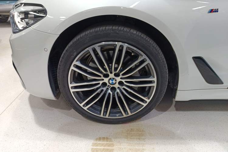 Used BMW 5 Series 2018 530Li Leading Model M Sport Package