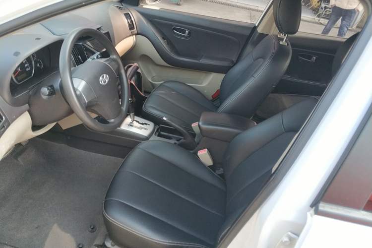 Used Hyundai Celesta 2015 1.6L Automatic Comfort Model
