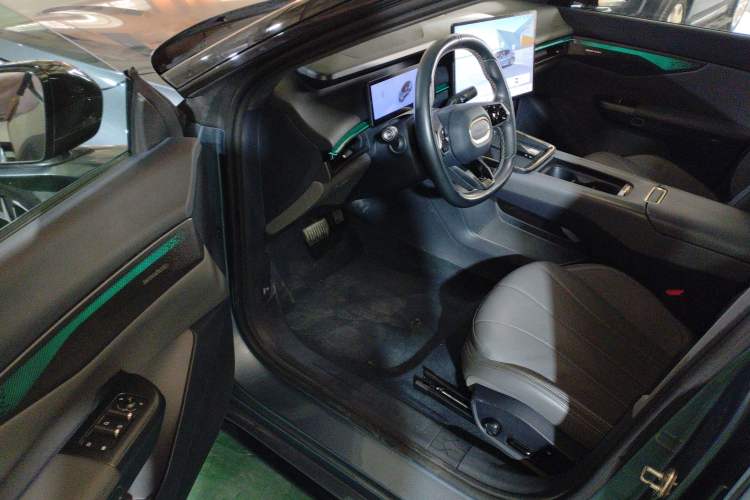 Used Lynk & Co 07 2024 EM-P 126 Long-Range Ultra