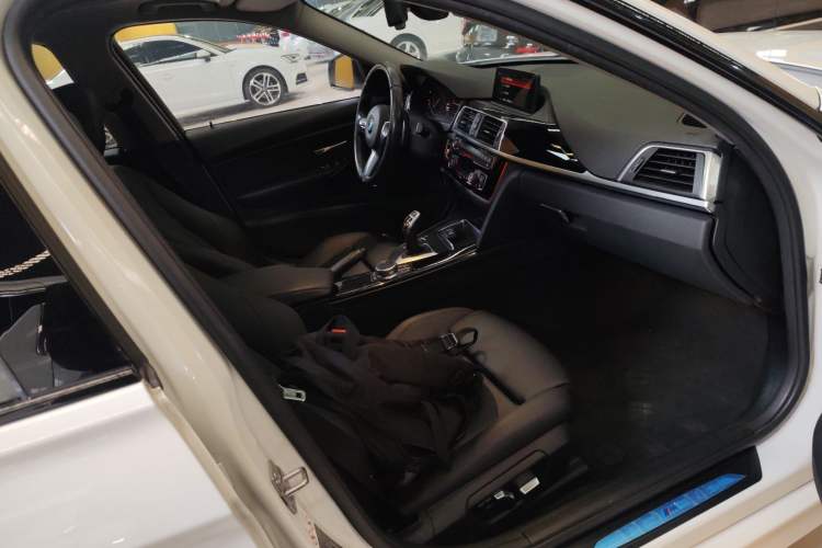 Used BMW 3 Series 2018 320Li Leading Model M Sport Package