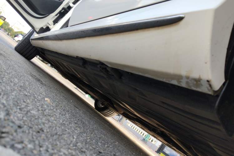 Used Mercedes-Benz E-Class 2017 E 200 L Sport 4MATIC
