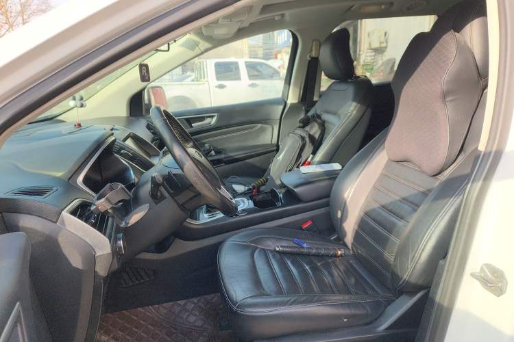 Used Ford Edge 2015 2.0T GTDi Two-Wheel-Drive High-Line Version