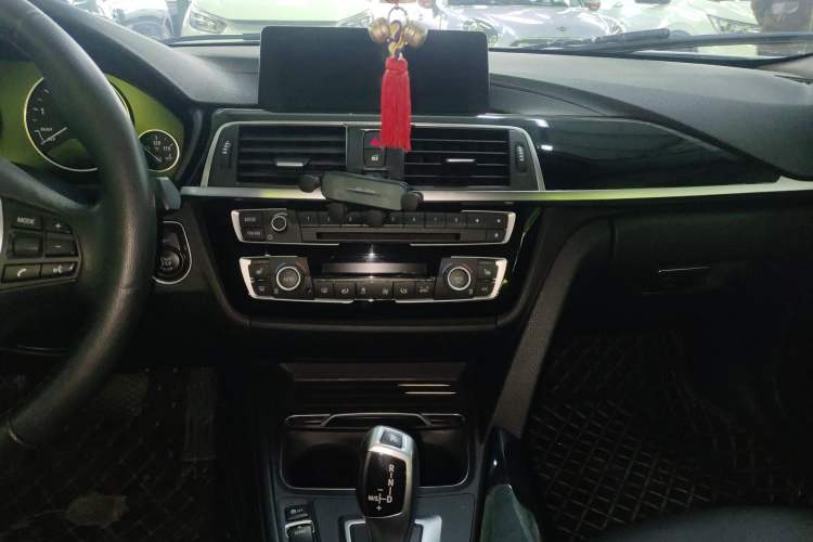 TDK.VehicleDetails.img