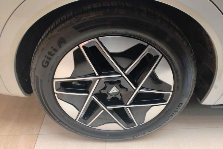 Used  S09 2025 Rear-Drive Ultra+
