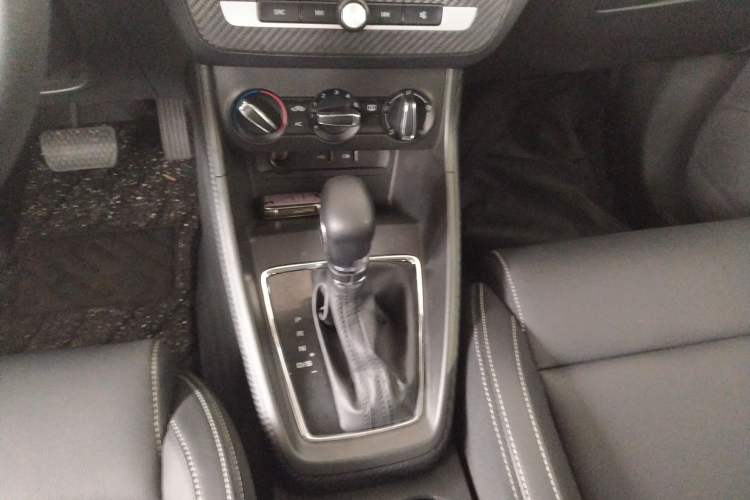 Used MG ZS 2018 1.5L Automatic Luxury Edition China V Standard