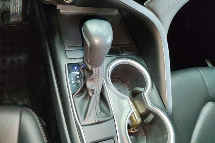 Used Toyota Camry 2023 2.0G Luxury Edition
