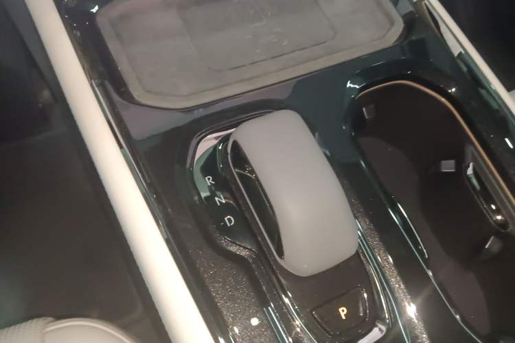 Used Zeekr 009 2024 7-Seater Aisle Version 108 kWh
