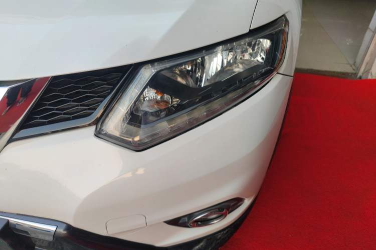 Used Nissan X-Trail 2015 2.0L CVT Comfort MAX Edition 2WD
