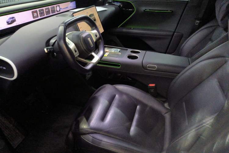 Used  07 2024 Max Extended-Range Edition
