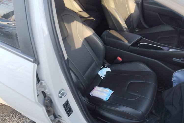 Used Hyundai Elantra 2021 1.5L CVT LUX Prestige Edition
