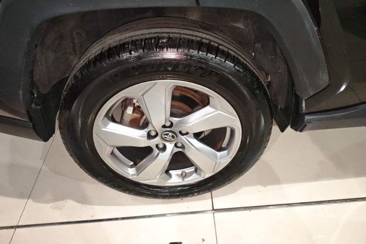 Used Toyota RAV4 2020 Dual-Engine 2.5L E-CVT Two-Wheel Drive Elite Edition
