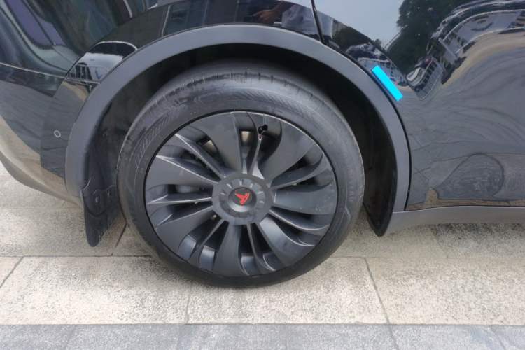 Used Tesla Model Y 2023 Rear-Wheel-Drive Version
